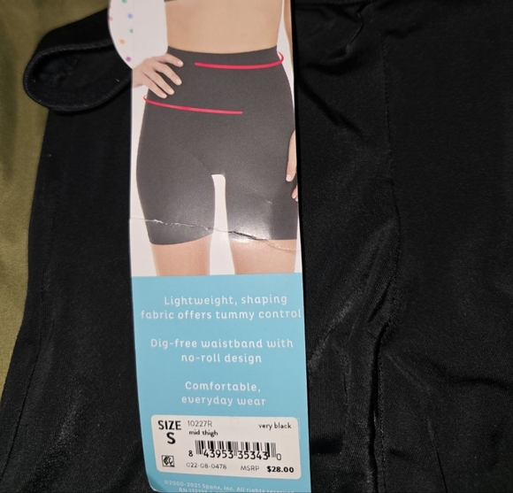 Womens Assets By Spanx Black Mid Thigh Shaping Shorts, Small, NWT!!! - Picture 3 of 3